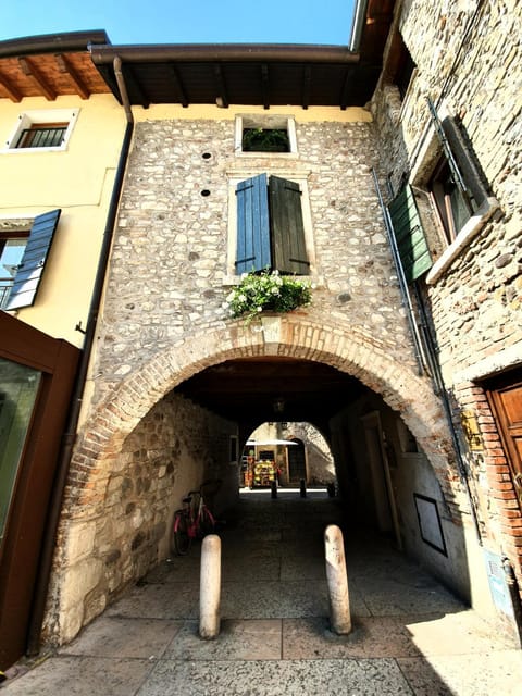 Patio, Facade/entrance
