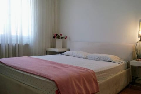 Comfy central flat Condo in Thessaloniki