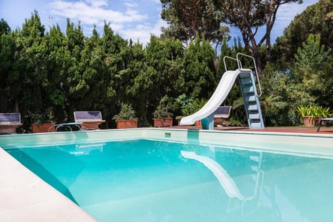 Tutta per Noi - Villa Presidenziale con piscina, veranda e barbecue Maison in Anzio