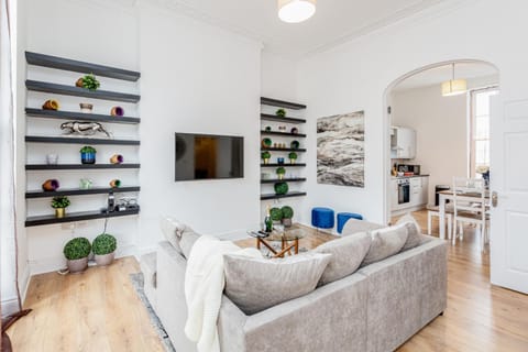 Bright & Spacious 4beds home - Kensington High Street-Olympia Apartment in City of Westminster