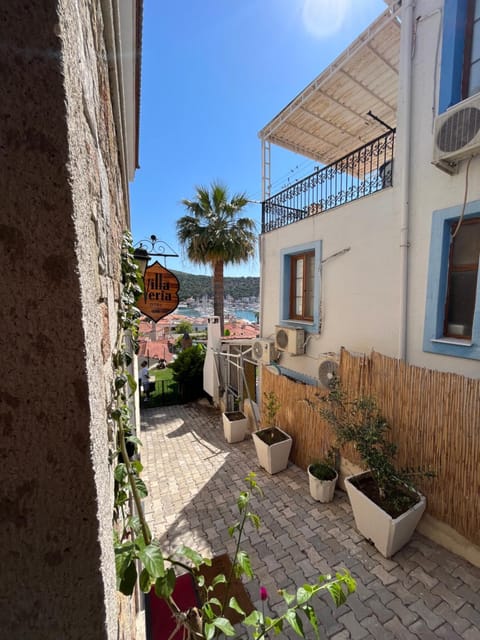 Property building, Day, View (from property/room), Balcony/Terrace