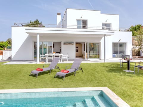 Holiday Home Almendro by Interhome House in Baix Empordà