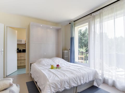 Studio Les Prairies by Interhome Apartment in Deauville