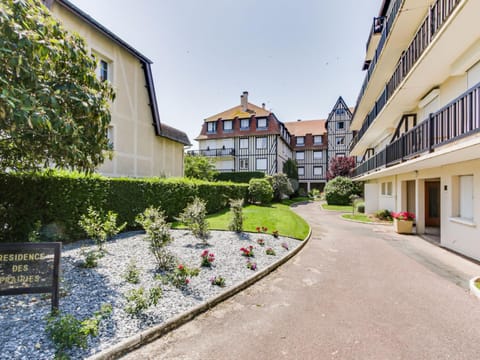 Studio Les Prairies by Interhome Apartment in Deauville