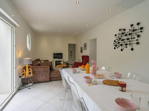 Holiday Home Le Clouzit by Interhome House in Royan