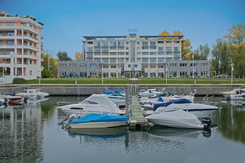 Property building, Day