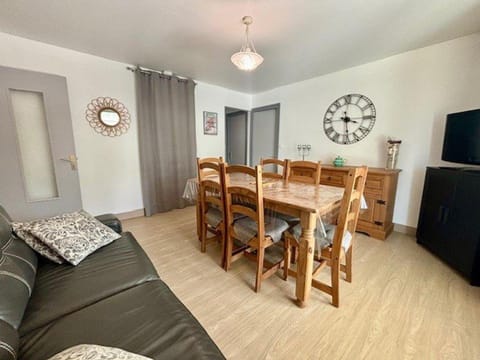 Maison lumineuse à Quiberon, 90m², avec cour, proche plage, 6 pers., WiFi, animaux acceptés, classée 3* - FR-1-478-76 Villa in Quiberon