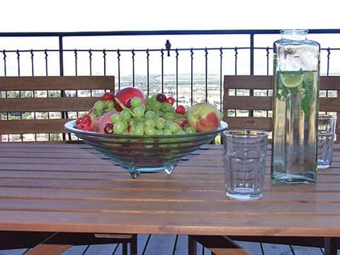 Balcony/Terrace, Food