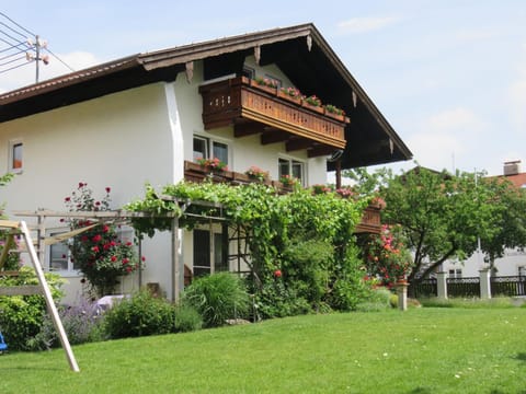 Ferienwohnung Auszeit | Chiemgau Karte Apartment in Grassau