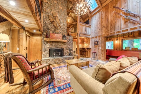 Sycamore Lodge House in Mount Hood Village