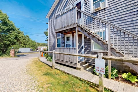 Blue Cottage & Beach Condo House in Provincetown