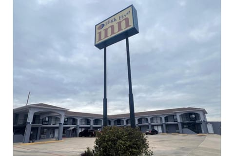 High Five Inn By OYO Killeen Motel in Killeen