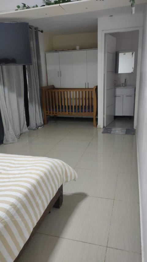 באוירה יהודית Apartment in North District