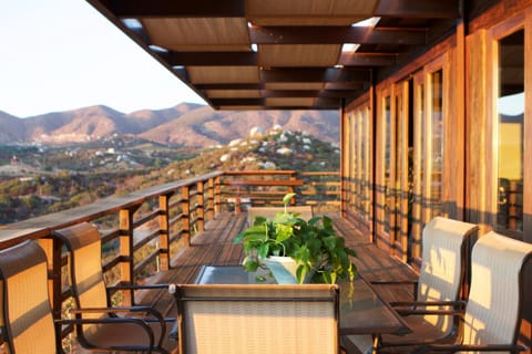 Balcony/Terrace, Mountain view