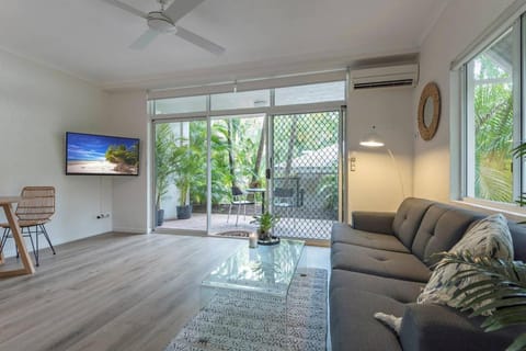 Ocean Palms Apartments Condo in Port Douglas