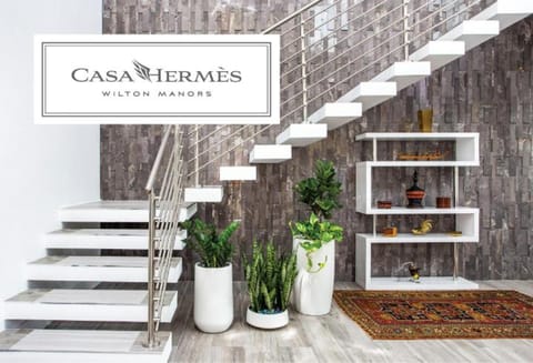 CASA HERMÈS Wilton Manor - Gay Guesthouse Bed and Breakfast in Wilton Manors