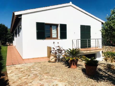Villa para 6 con piscina privada. Chalet in Ciutadella de Menorca