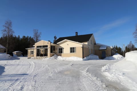 Matkailumaja Heikkala Cottages House in Lapland