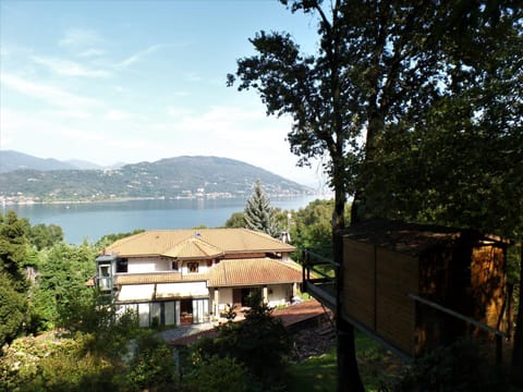 Facade/entrance, Garden view, Lake view, Landmark view, Mountain view