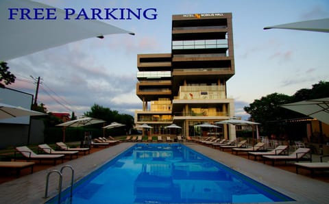 Property building, Restaurant/places to eat, Dining area, Garden view, Swimming pool, Breakfast, Inner courtyard view, Parking, furniture