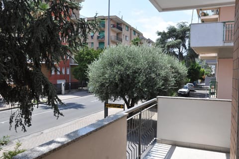 Balcony/Terrace, Street view