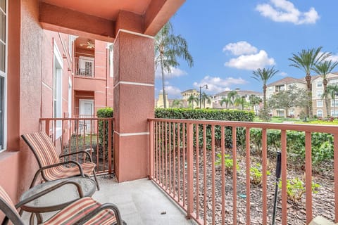 Ground-floor condo next to Vista Cay Clubhouse and pool! Condo in Highlands Reserve