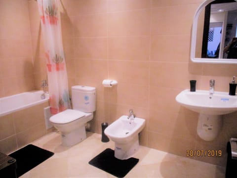 Shower, Toilet, Photo of the whole room