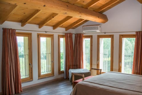 Bed, Photo of the whole room, Bedroom, Garden view