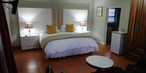 Gold Crest Guesthouse Bed and Breakfast in Roodepoort
