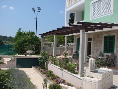 Villa with with 5 apartments in Peracko Blato House in Dubrovnik-Neretva County