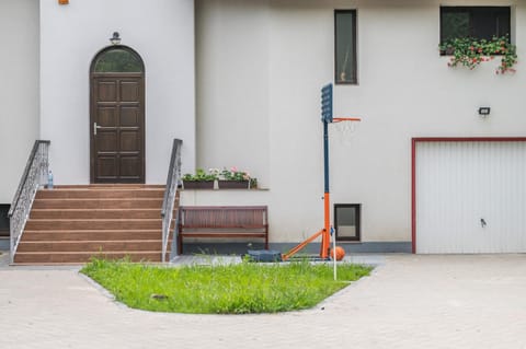 Property building, Spring, Day, Garden, Garden view