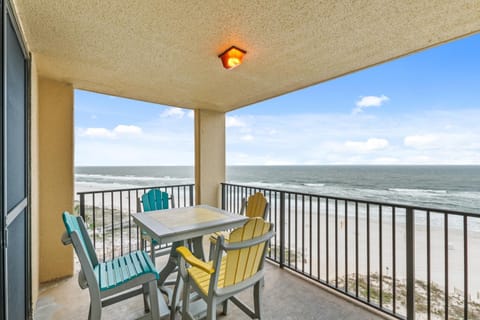 Patio, Day, View (from property/room), Balcony/Terrace, Living room, Seating area, Dining area, Sea view