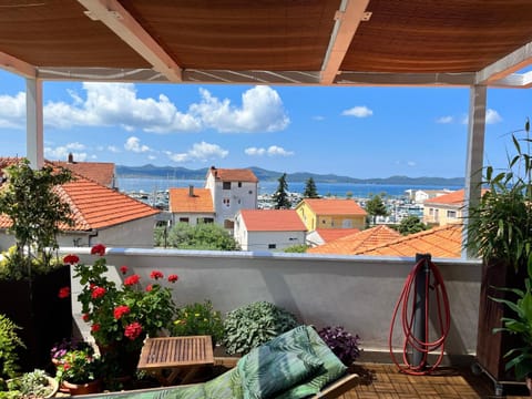 View (from property/room), Balcony/Terrace, Sea view, sunbed