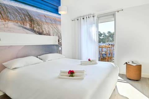 Logis Les Vagues Hotel in Biscarrosse