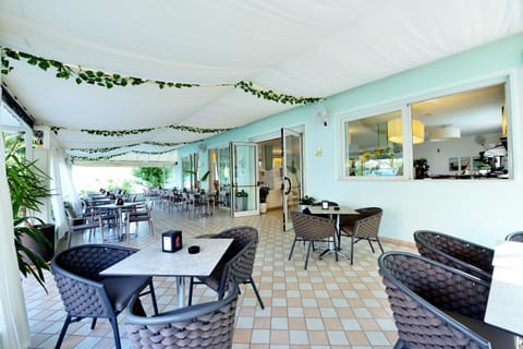 Balcony/Terrace, Lounge or bar