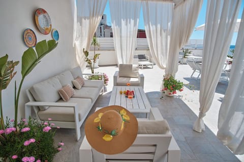 Patio, Day, Natural landscape, View (from property/room), Balcony/Terrace, Living room, Seating area, Dining area, Sea view, Internal: Not applicable to any particular room