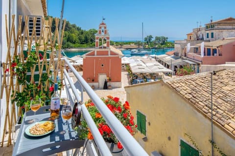 Neighbourhood, Balcony/Terrace, City view, Street view