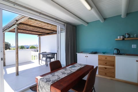 Patio, Kitchen or kitchenette, Seating area, Dining area