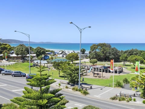 Waterfront Seven Apartment in Lorne