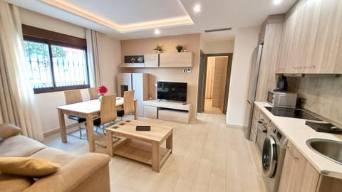 TV and multimedia, Kitchen or kitchenette, Living room, Seating area, Dining area, minibar, pet friendly, stove, washing machine