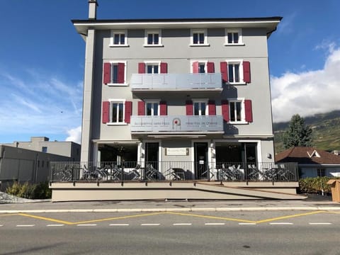 Facade/entrance