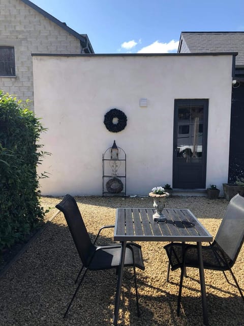 Patio, Facade/entrance