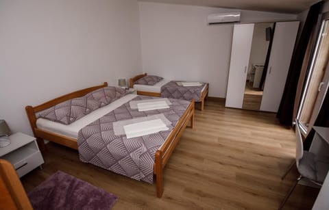 Prenoćište Kastel Bed and Breakfast in Zadar County