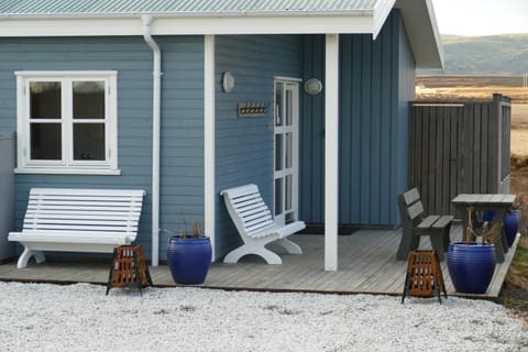 Patio, Area and facilities