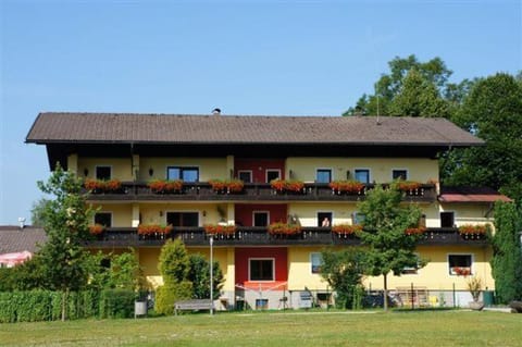 Pension Klimesch Alojamiento y desayuno in Mondsee