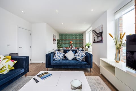 Chiswick Park Apartments London Condo in London Borough of Ealing