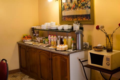 Coffee/tea facilities, Dining area, Breakfast, Buffet breakfast, minibar, toaster