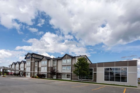 Microtel Inn & Suites by Wyndham - Timmins Hotel in Timmins