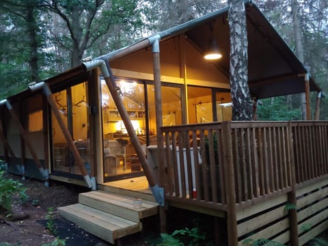 Le Refuge House in Wallonia, Belgium