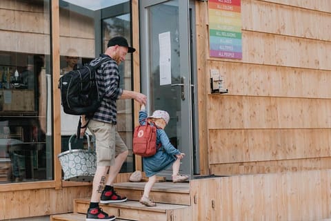 Restaurant/places to eat, Facade/entrance, Lobby or reception